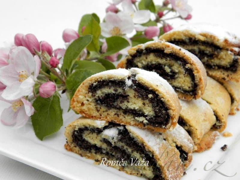 1. obrázek Křehký bramborový závin s mákem