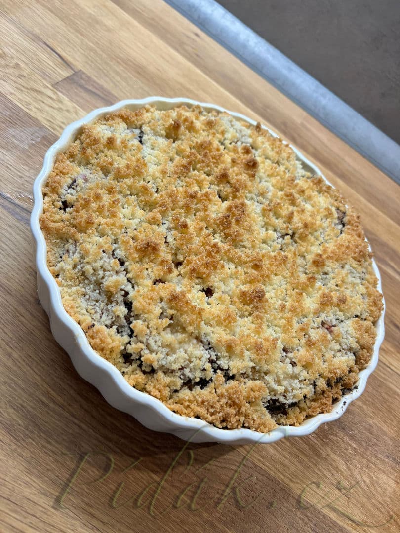 1. obrázek Perníkový koláč se švestkami a mákem