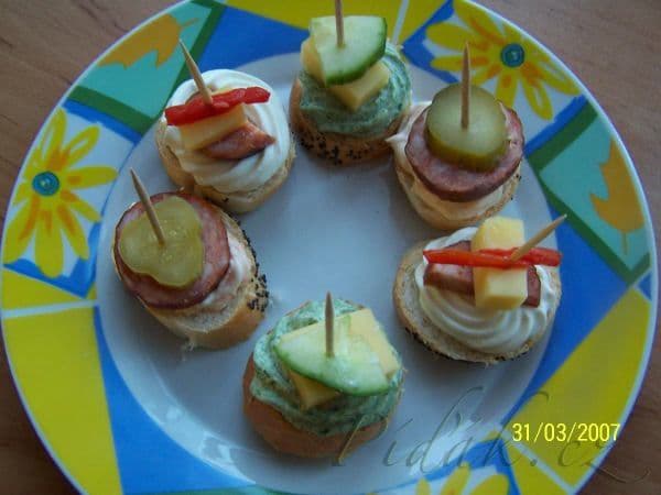 1. obrázek Tříbarevné jednohubky