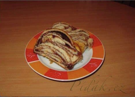 1. obrázek Kysnutý pudingový koláčik