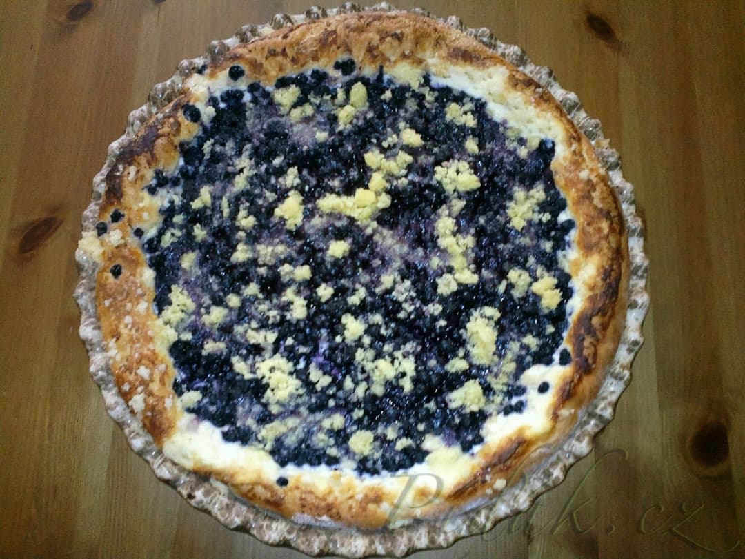 1. obrázek Borůvkový kynutý koláč s tvarohem