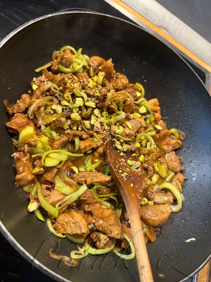 1. obrázek Kuřecí wok s tamarindem a pórkem 