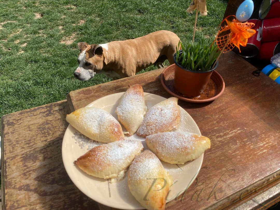 1. obrázek Kynuté  taštičky s mascarpone a jahodami 