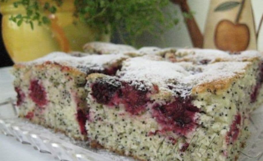 1. obrázek Jednoduchý makový koláč s ovocím