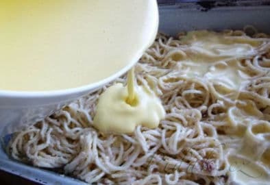 7. obrázek Zapekané špagety s orechmi a pudingovou zálievkou